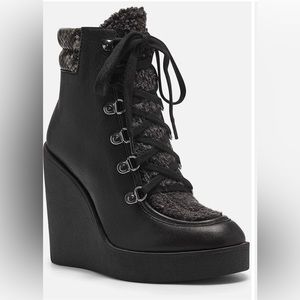Like New Black Jessica Simpson Wedge Boots 4 & 1/2 inch lift Sz 7.5